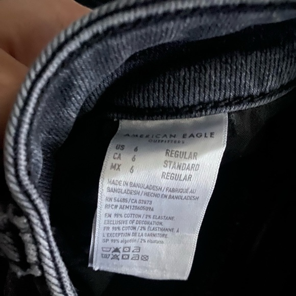 American Eagle ripped jeans - Picture 3 of 3